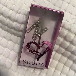 NIP- Scünci “N” Rhinestone Hair Pin- 💋4/$12💋